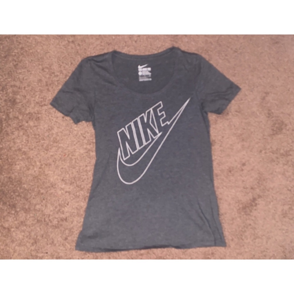 nike t-shirt